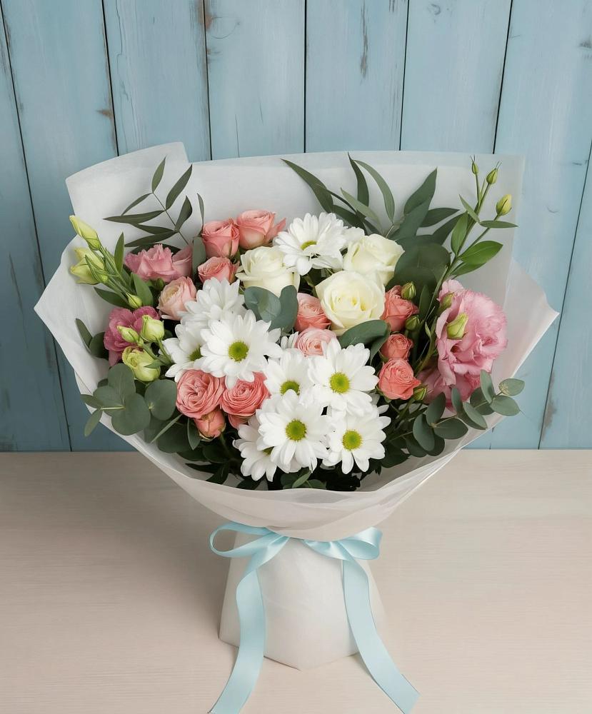 Букет цветов из: Розы, Лизиантусы и Хризантемы в Первомайском Алтайского края