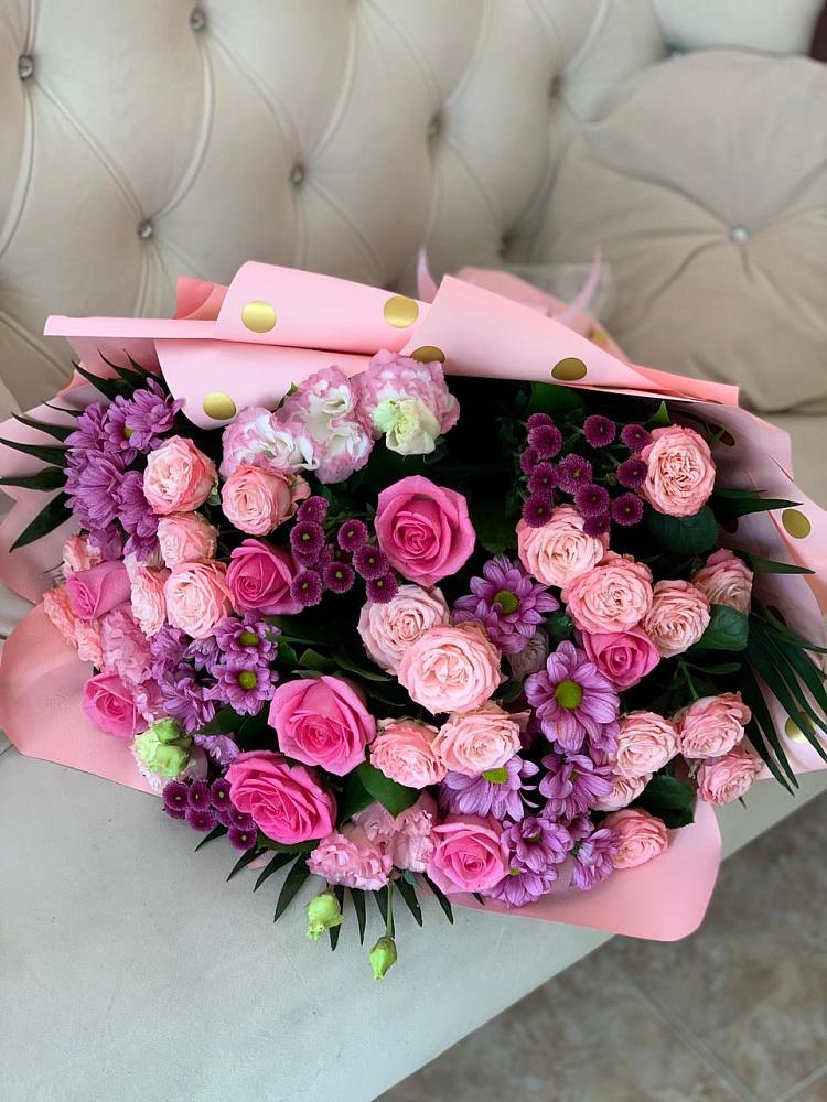 Букет цветов из: Хризантемы, Розы и Лизиантусы в Первомайском Алтайского края