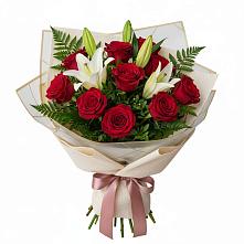 Букет цветов из:  Лилии и Розы в Первомайском Алтайского края