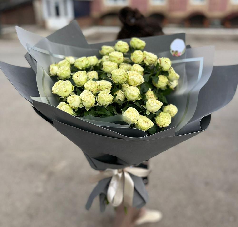 Белые кустовые розы Солинеро в Первомайском Алтайского края Букет Белые кустовые розы Солинеро в Первомайском Алтайского края