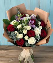Букет цветов из:  Розы и Альстромерии в Первомайском Алтайского края