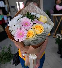Букет цветов из:  Герберы, Розы и Хризантемы в Первомайском Алтайского края