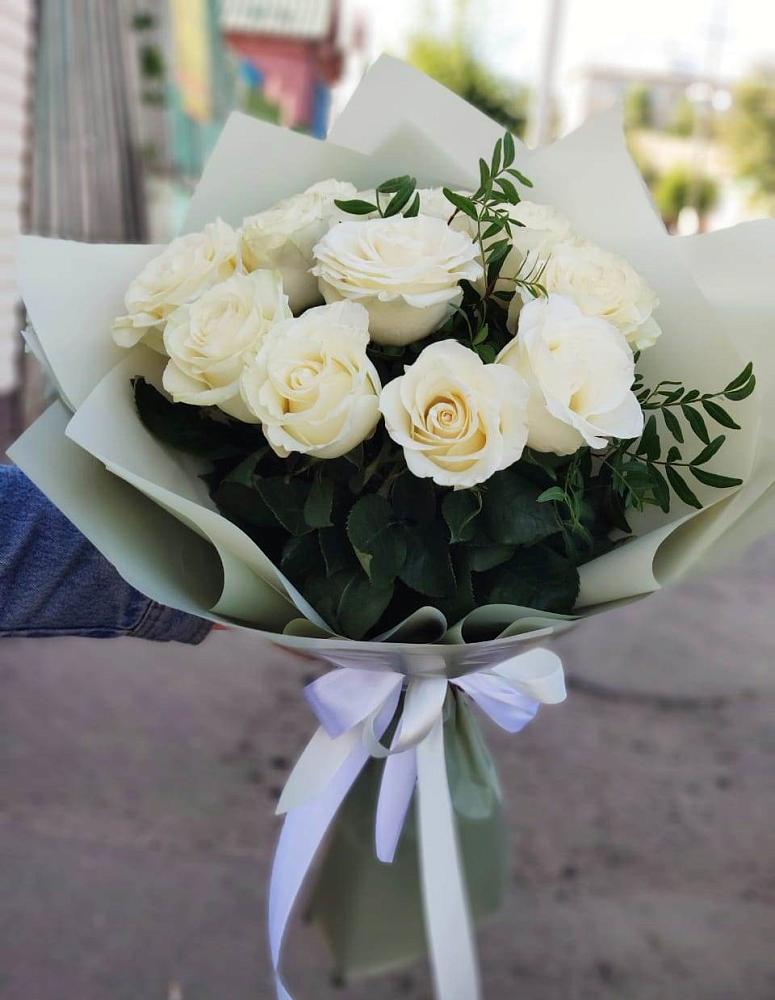 Букет Белые розы Проуд в Первомайском Алтайского края
