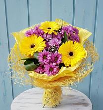 Букет цветов из:  Хризантемы и Герберы в Первомайском Алтайского края
