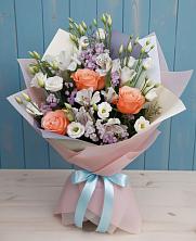 Букет цветов из:  Лизиантусы, Розы, Альстромерии и Гипсофила в Первомайском Алтайского края