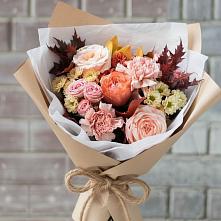 Букет цветов из:  Гвоздики, Хризантемы и Розы в Первомайском Алтайского края