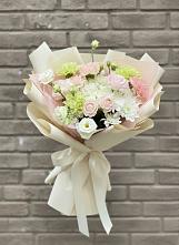 Букет цветов из:  Гвоздики, Розы, Лизиантусы и Хризантемы #REPLACE_PRED# Первомайском Алтайского края