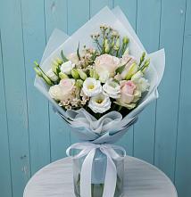 Букет цветов из:  Розы и Лизиантусы в Первомайском Алтайского края