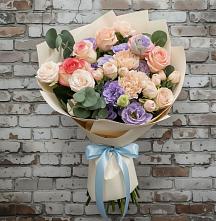 Букет цветов из:  Розы, Лизиантусы и Гвоздики #REPLACE_PRED# Первомайском Алтайского края