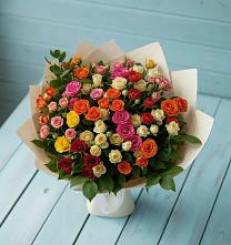 Букет Микс из разноцветных кустовых роз в Первомайском Алтайского края