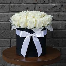 Цветочная композиция из Розы в шляпной коробке #REPLACE_PRED# Первомайском Алтайского края